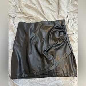 SHEIN Black Faux Leather Mini Skirt